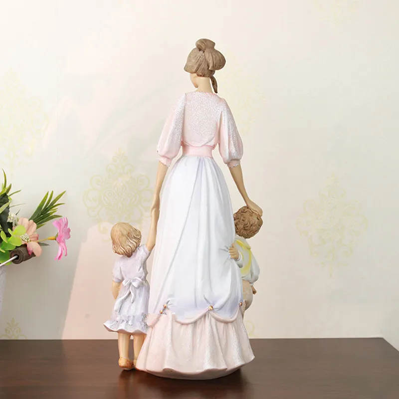 European Style Resin Decoration Mother And Child Hold Hands Statue Retro Craftwork Creative Living Room Sweet Ornaments X1865
European Style Resin Decoration Mother And Child Hold Hands Statue Retro Craftwork Creative Living Room Sweet Ornaments X1865