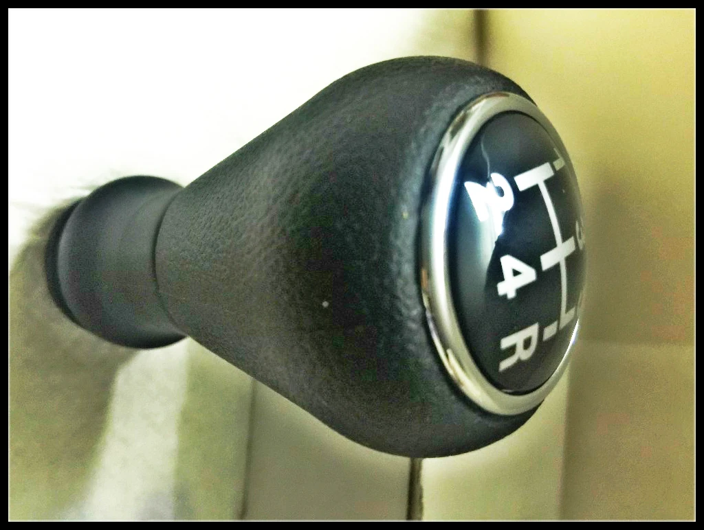 GOOD shipping 5 Speed Manual Gear Shift Knob for Peugeot 106 206 306 406 107 207 307 407
GOOD shipping 5 Speed Manual Gear Shift Knob for Peugeot 106 206 306 406 107 207 307 407