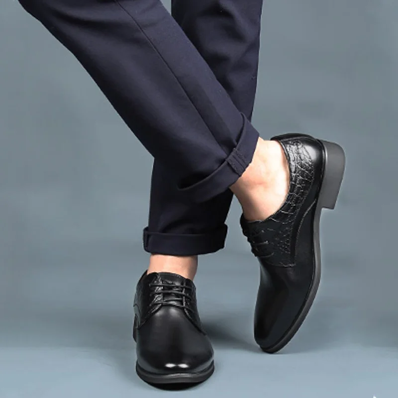 New 2019 Business Shoes Men Leather Shoes Fashion Brand Brogues Soft Leather Men's Casual Shoes Classic Black A581
New 2019 Business Shoes Men Leather Shoes Fashion Brand Brogues Soft Leather Men's Casual Shoes Classic Black A581