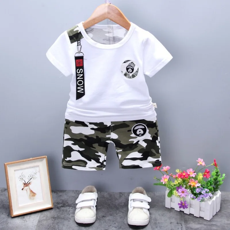 2019 new summer 1-4 years old cotton short-sleeved camouflage shorts two-piece baby children suit trend
2019 new summer 1-4 years old cotton short-sleeved camouflage shorts two-piece baby children suit trend