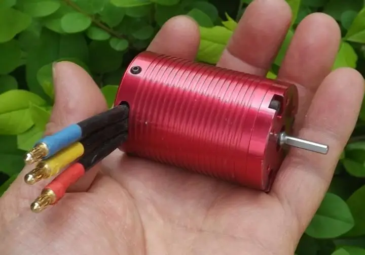 DC7.4-11.1V 1000w 3650-3000KV 80A mini бесщеточный двигатель, гоночная модель/DIY accessories
DC7.4-11.1V 1000w 3650-3000KV 80A mini бесщеточный двигатель, гоночная модель/DIY accessories