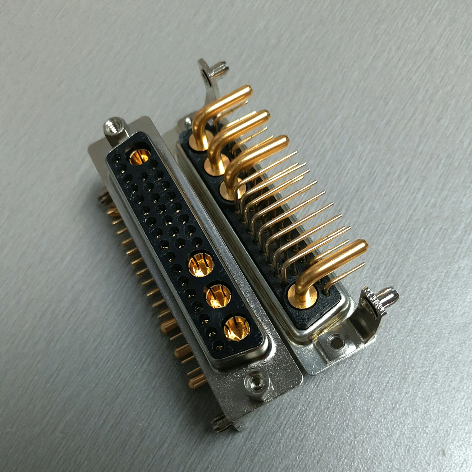 36W4 90 Degree Bending Type Female Connector 32+4Pin Welding Adapter Plug Military Grade Socket
36W4 90 Degree Bending Type Female Connector 32+4Pin Welding Adapter Plug Military Grade Socket