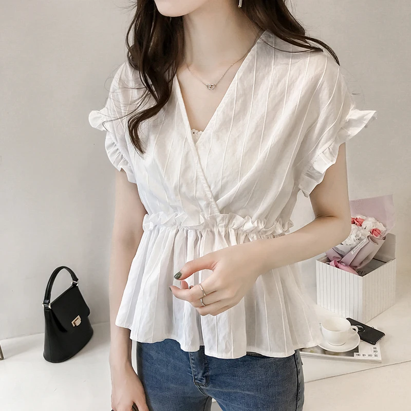 Summer new fashion lotus leaf sleeve V-neck striped shirt female temperament shirt waist was thin Han Fan shirt
Summer new fashion lotus leaf sleeve V-neck striped shirt female temperament shirt waist was thin Han Fan shirt