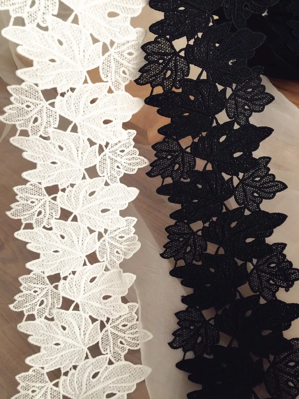 LaceTime 5 Yards Unique Black/white Maple Leave Lace Trim Venice lace Applique sewing for dress Lace Trim
LaceTime 5 Yards Unique Black/white Maple Leave Lace Trim Venice lace Applique sewing for dress Lace Trim