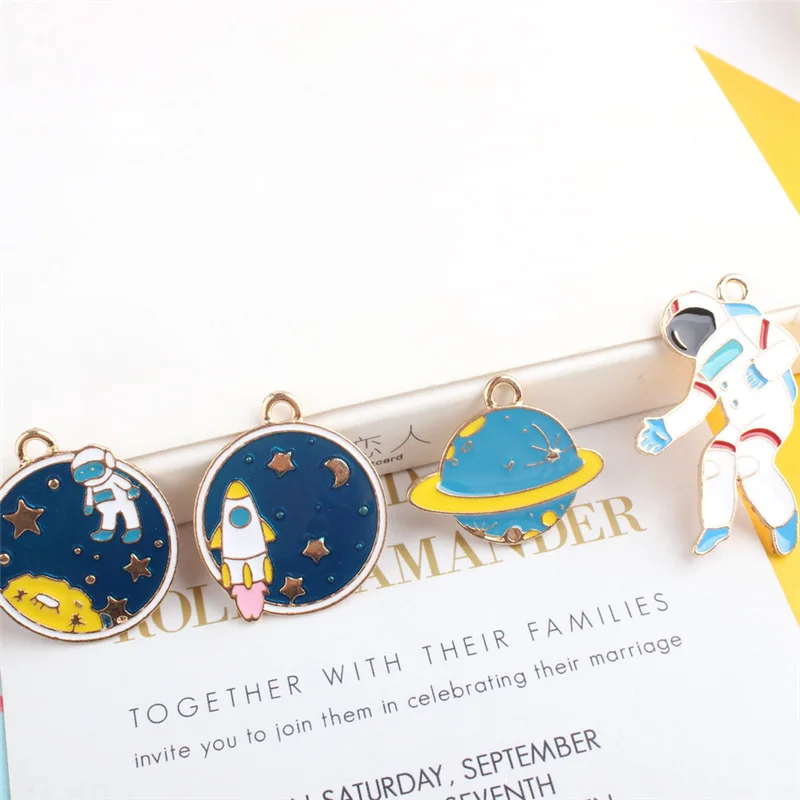 10pcs DIY accessories enamel astronaut rocket planet universe charms alloy jewelry pendants small hanging parts star moon series
10pcs DIY accessories enamel astronaut rocket planet universe charms alloy jewelry pendants small hanging parts star moon series