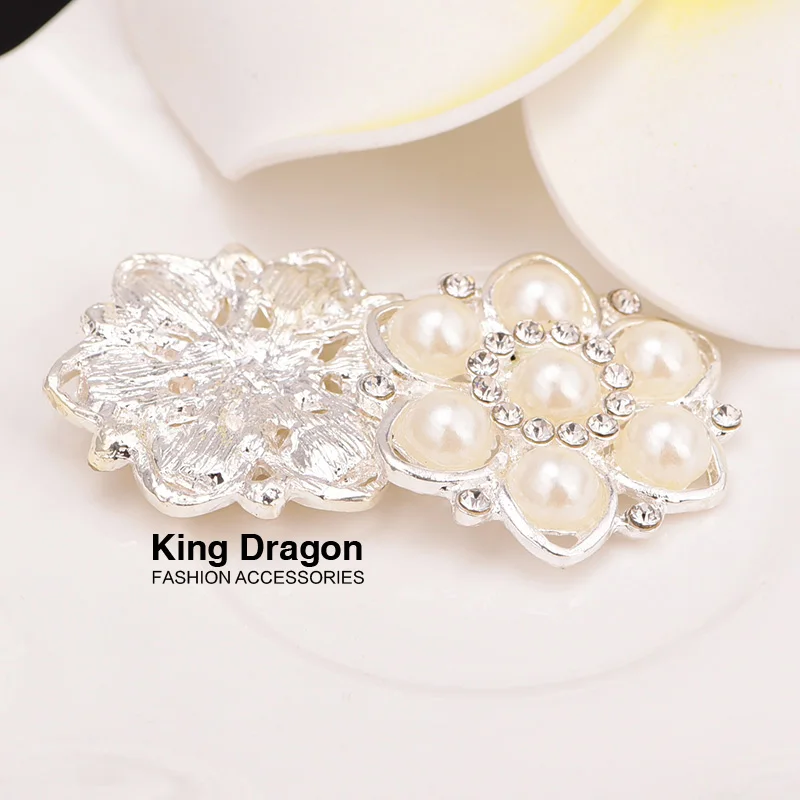 Sparkly Rhinestone Flower Buttons With Flat Back 100PCS/Lot 30MM Silver Color Used On Invitation Card KD14
Sparkly Rhinestone Flower Buttons With Flat Back 100PCS/Lot 30MM Silver Color Used On Invitation Card KD14