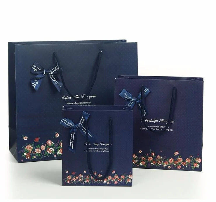 20*8*20cm 10pcs Elegant black Paper gift bag/ Small size/black gift bags with handle/paper shopping ba Festival gift bags
20*8*20cm 10pcs Elegant black Paper gift bag/ Small size/black gift bags with handle/paper shopping ba Festival gift bags