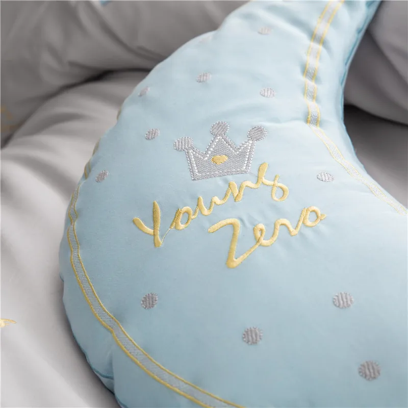 2018 Egyptian Cotton Crown embroidery Bedding Sets gray Bed Sheet Queen King size 4pcs/7pcs Duvet Cover Sets
2018 Egyptian Cotton Crown embroidery Bedding Sets gray Bed Sheet Queen King size 4pcs/7pcs Duvet Cover Sets