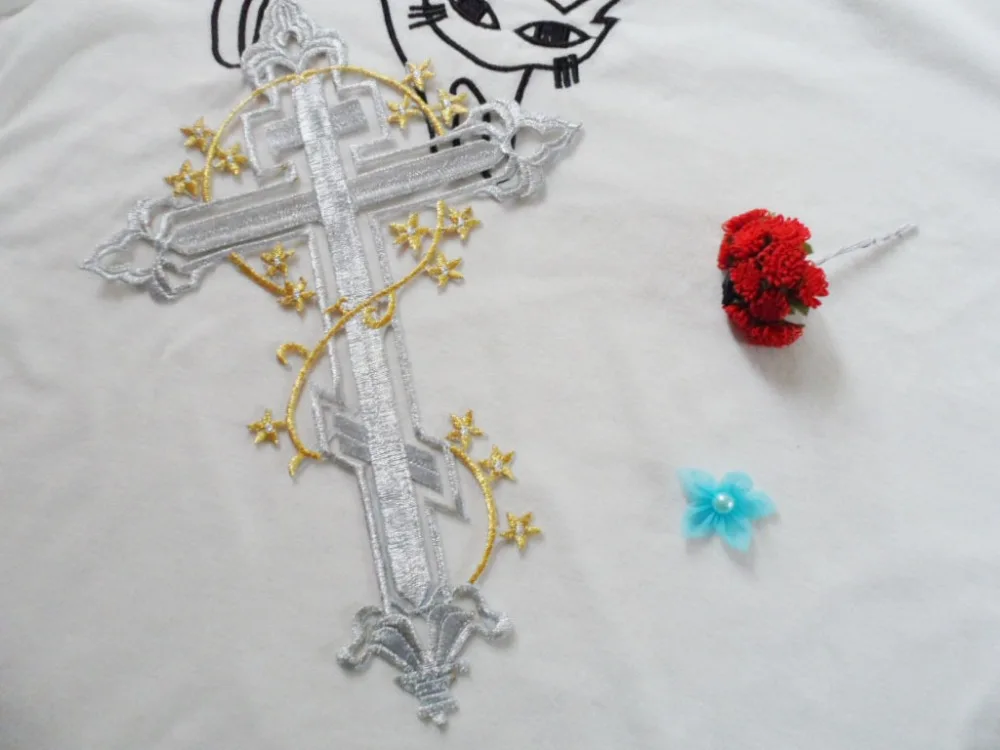 28*20 cm DIY cross lace applique pieces embroidered iron on patches motif gold silvery for garment decoration
28*20 cm DIY cross lace applique pieces embroidered iron on patches motif gold silvery for garment decoration
