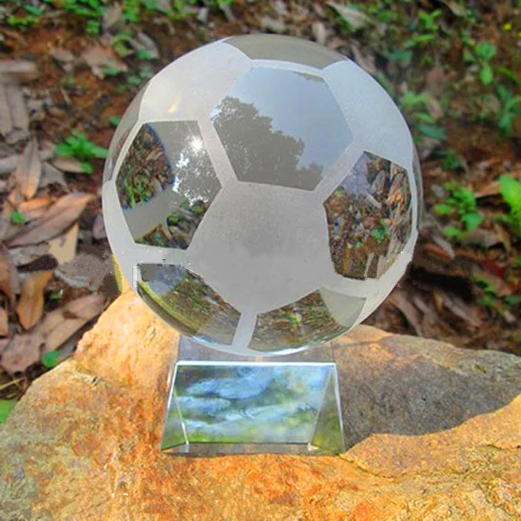 Wholesale household decoration crystal crafts football creative gifts . crystal square base
Wholesale household decoration crystal crafts football creative gifts . crystal square base
