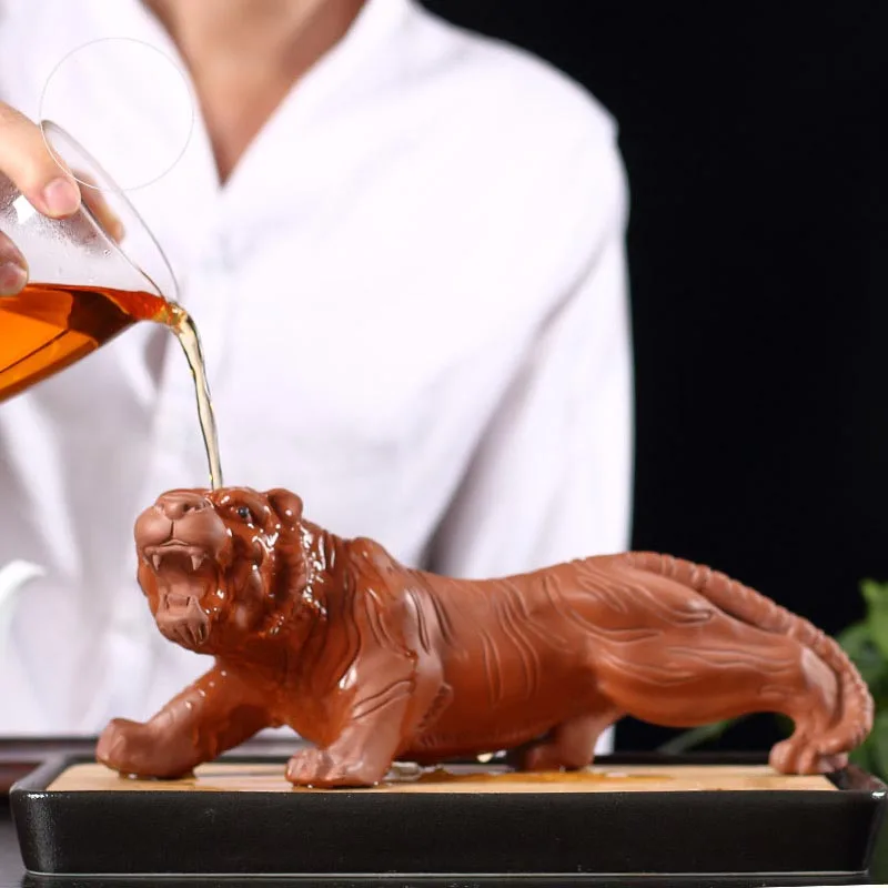 Yixing Purple Clay Tiger Figurine Big Tea Pet Lucky Feng Shui Ceramic Crafts Tea Tray Ornaments Kung Fu Tea Set Decoration Gifts
Yixing Purple Clay Tiger Figurine Big Tea Pet Lucky Feng Shui Ceramic Crafts Tea Tray Ornaments Kung Fu Tea Set Decoration Gifts