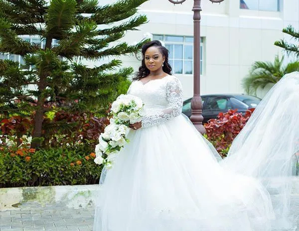New Plus Size African Wedding Dresses Sweep Trian Lace Appliques Long Sleeves Bridal Dresses Arabic gown
New Plus Size African Wedding Dresses Sweep Trian Lace Appliques Long Sleeves Bridal Dresses Arabic gown
