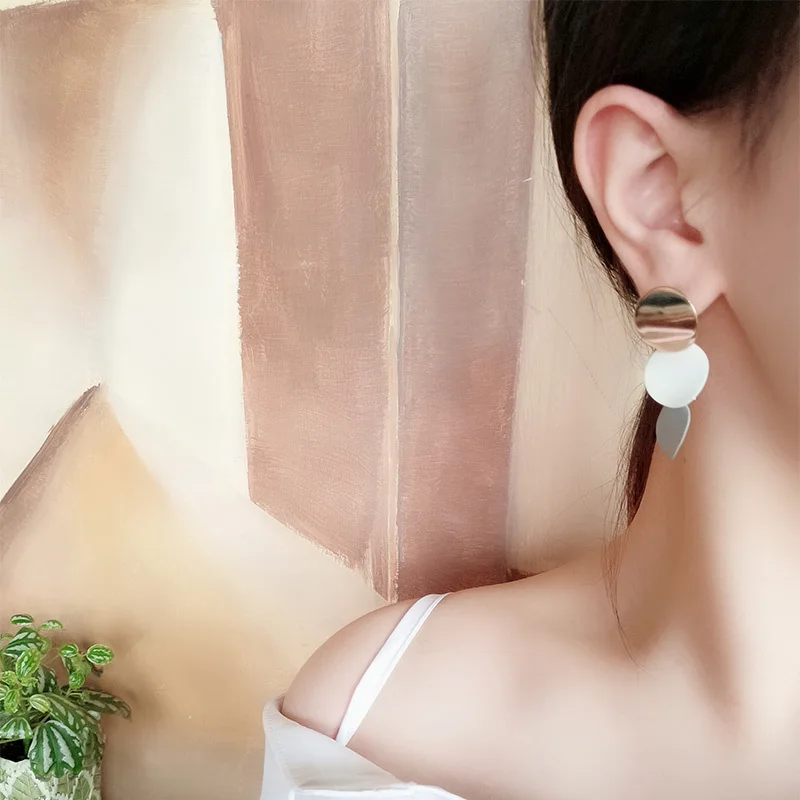 Irregular Pink White Brown Grey Golden Metallic Wafers Connected Dangle Earrings Geometric Drop Earrings For Women
Irregular Pink White Brown Grey Golden Metallic Wafers Connected Dangle Earrings Geometric Drop Earrings For Women