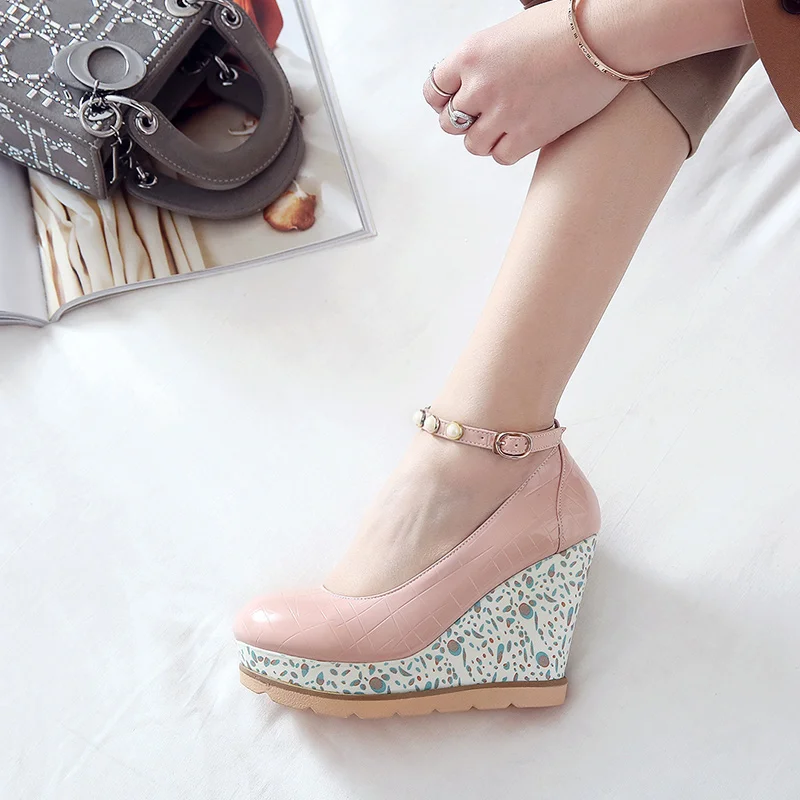 JK New High Heels Women Pumps 2018 Spring Fashion Printing Ladies Platform Shoes Wedges Round Toe Shallow Buckle Perarl Footwear
JK New High Heels Women Pumps 2018 Spring Fashion Printing Ladies Platform Shoes Wedges Round Toe Shallow Buckle Perarl Footwear