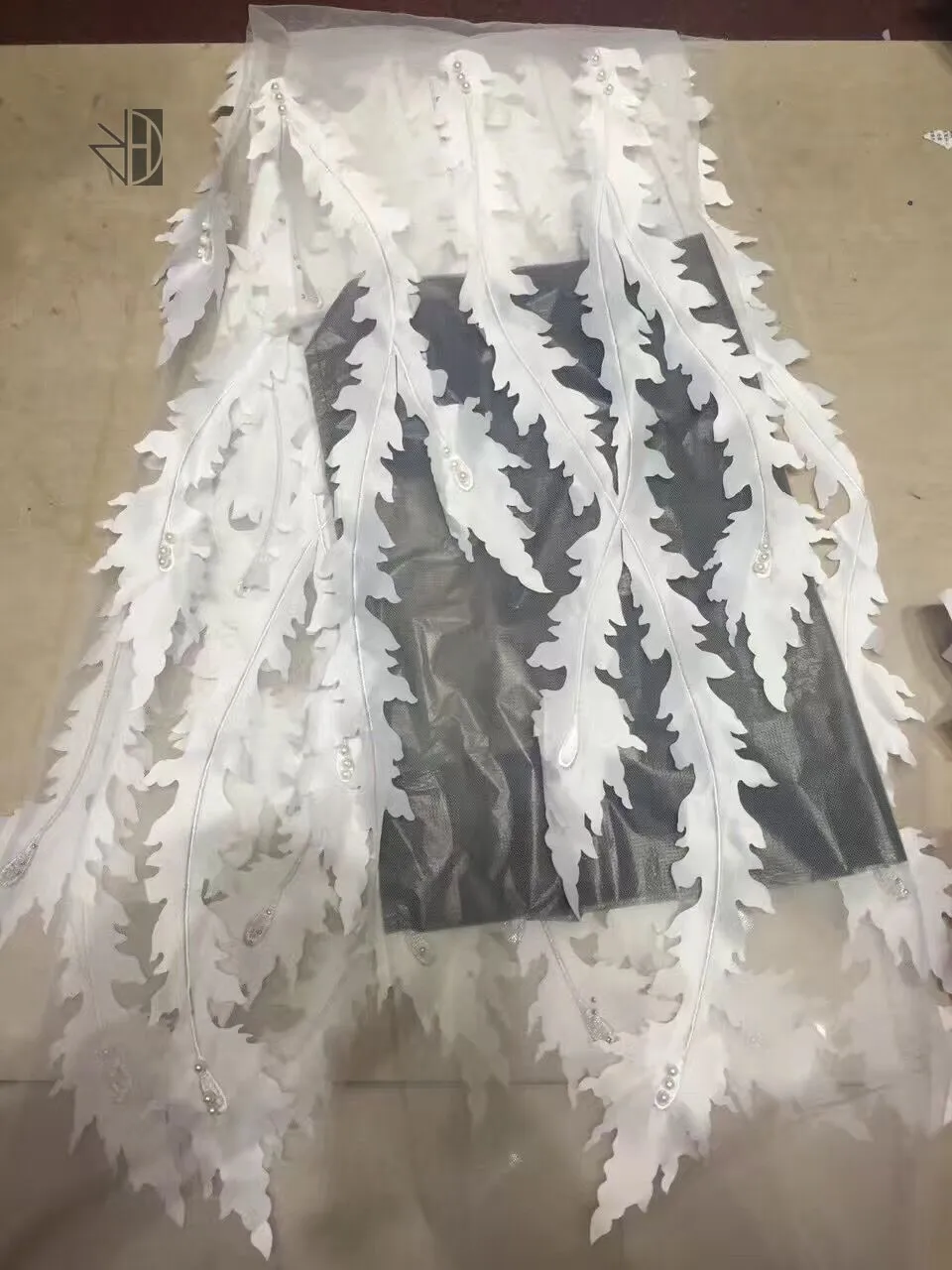 super Quality Embroidered French Lace Fabric SYJ-7138 with beads for nice dress
super Quality Embroidered French Lace Fabric SYJ-7138 with beads for nice dress