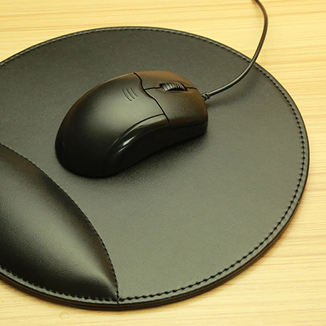 NOYOKERE Newest 3D Leather Computer Mouse Pad with Wrist Rest Ergonomic Office Soft Sponge Wrist Support Mat mousepad for PC
NOYOKERE Newest 3D Leather Computer Mouse Pad with Wrist Rest Ergonomic Office Soft Sponge Wrist Support Mat mousepad for PC