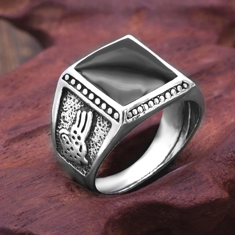 Retro Square Enamel Black Rings for Men 2018 New Arrival Fashion High Quality Jewelry Party Gift
Retro Square Enamel Black Rings for Men 2018 New Arrival Fashion High Quality Jewelry Party Gift