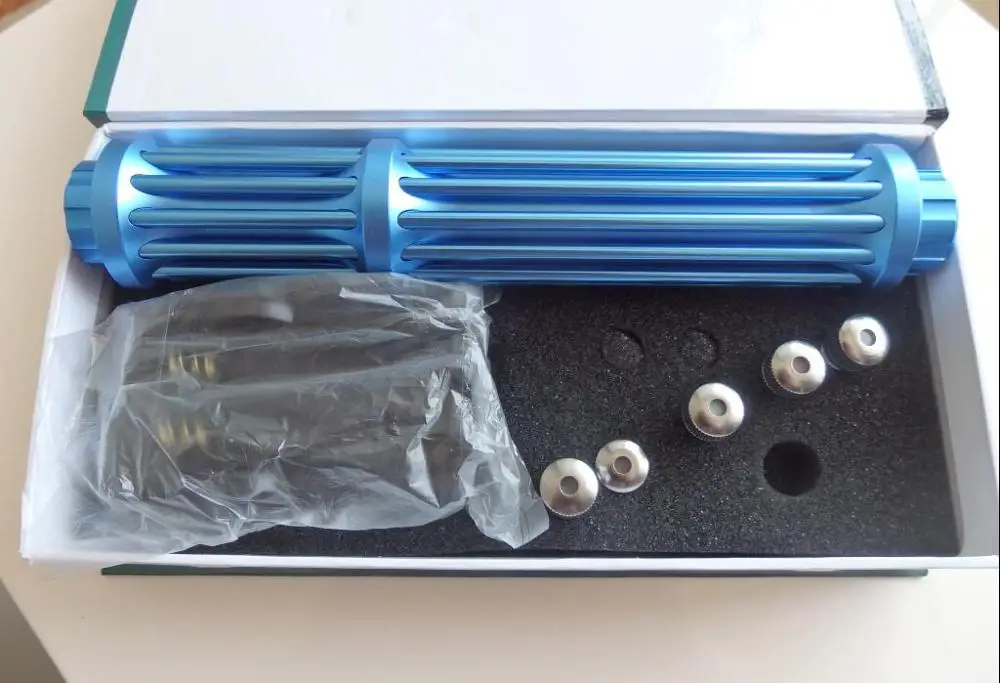 High Power Military 50W 50000m 450nm Blue Laser Pointer Flashlight Light Burn Match Candle Lit Cigarette Wicked+Gift box Hunting
High Power Military 50W 50000m 450nm Blue Laser Pointer Flashlight Light Burn Match Candle Lit Cigarette Wicked+Gift box Hunting