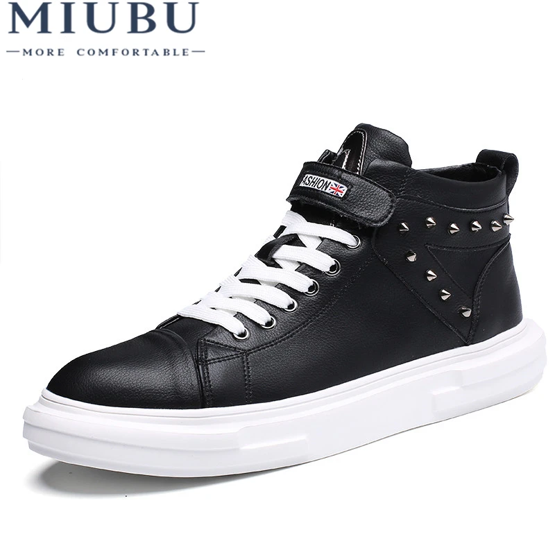 MIUBU Men Casual Shoes Autumn Winter Front Lace-Up Ankle Boots Shoes 2020 New Arrival Men High Top Genuine Leather Shoes Men
MIUBU Men Casual Shoes Autumn Winter Front Lace-Up Ankle Boots Shoes 2020 New Arrival Men High Top Genuine Leather Shoes Men