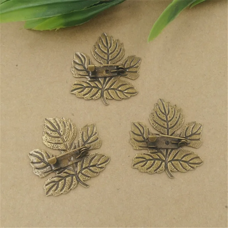 20pcs/lot 29x32mm 3Colors Brass Leaves Brooch Base Settings DIY Brooches Jewelry Accessory Finding
20pcs/lot 29x32mm 3Colors Brass Leaves Brooch Base Settings DIY Brooches Jewelry Accessory Finding