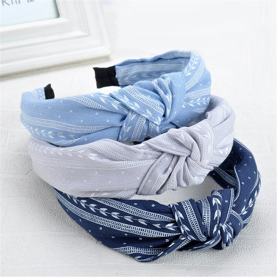 Sweet Girl Bowknot Wide Hairband Fashion Bohemian Style Summer Women Headband Cloth Cross Twist Hair Hoop Women Hair Accessories
Sweet Girl Bowknot Wide Hairband Fashion Bohemian Style Summer Women Headband Cloth Cross Twist Hair Hoop Women Hair Accessories