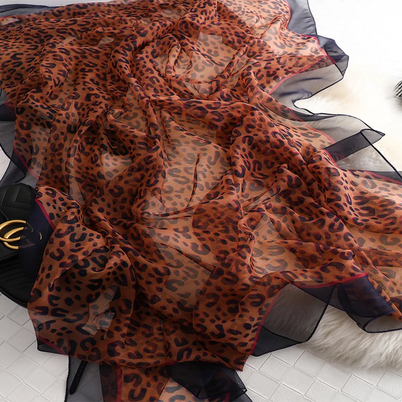 LaMaxPa Luxury Brand 2019 New Fashion Spring Silk Scarf For Women Print Long Soft Wraps and Shawls Beach Hijab Female Foulard
LaMaxPa Luxury Brand 2019 New Fashion Spring Silk Scarf For Women Print Long Soft Wraps and Shawls Beach Hijab Female Foulard