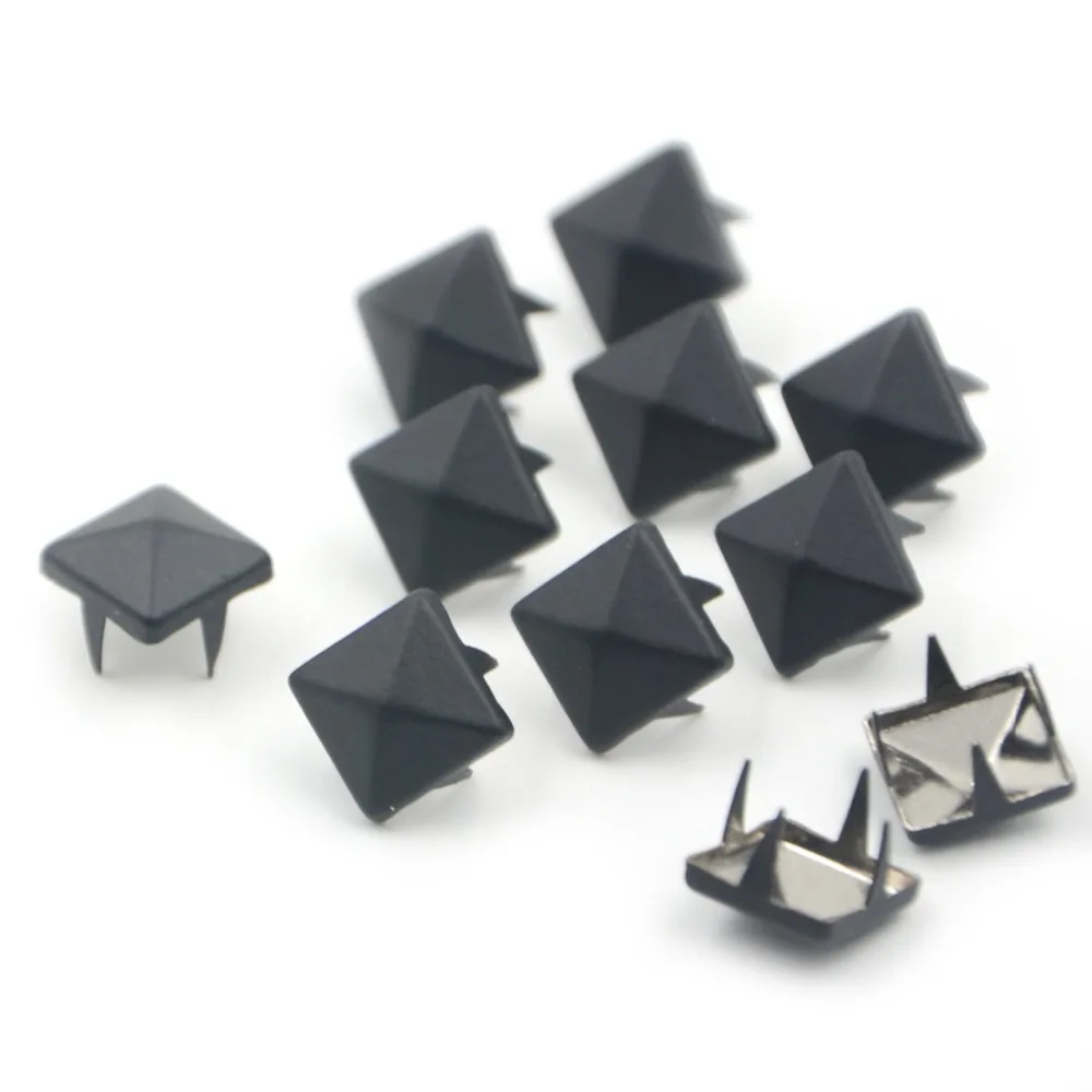 100pcs 8mm Black Color Personas Square Pyramid Rivets Spike Nailhead DIY Punk 4 Claws
100pcs 8mm Black Color Personas Square Pyramid Rivets Spike Nailhead DIY Punk 4 Claws