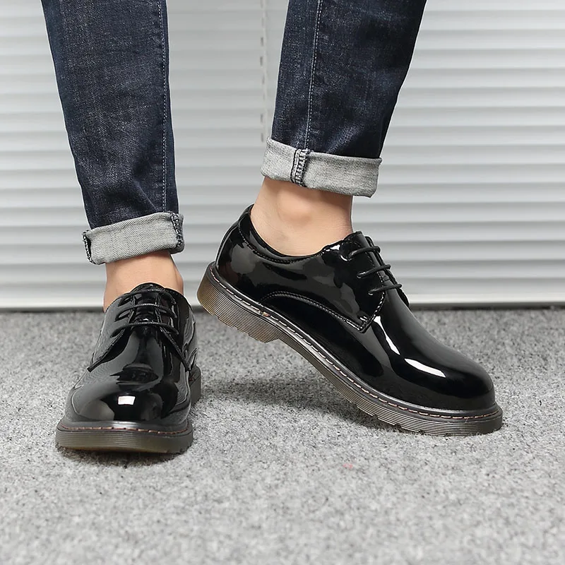 2018 fashion luxury brand Men Patent Leather Wedding Shoes Zapatos de hombre Size 35-47 Black Footwear male Brogue Dress Shoes
2018 fashion luxury brand Men Patent Leather Wedding Shoes Zapatos de hombre Size 35-47 Black Footwear male Brogue Dress Shoes