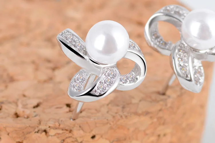 Hight Quality Jewelry 2017 New Fashion Shiny Crystal Pearl Design 925 Sterling Silver Stud Earrings for Women Gift Drop Shipping
Hight Quality Jewelry 2017 New Fashion Shiny Crystal Pearl Design 925 Sterling Silver Stud Earrings for Women Gift Drop Shipping