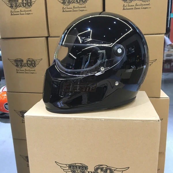 Яркий черный мотоциклетный шлем в стиле ретро Ретро стиль|rider helmet|retro motorcycle