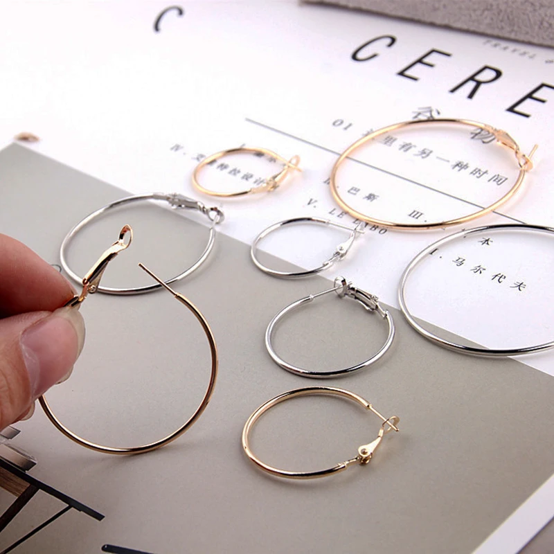 10Pcs/Bag 20/30/40/50 mm Big Link Circle Round DIY Hoop Earrings Base For Jewelry Making Finding DIY Earrings Connector
10Pcs/Bag 20/30/40/50 mm Big Link Circle Round DIY Hoop Earrings Base For Jewelry Making Finding DIY Earrings Connector