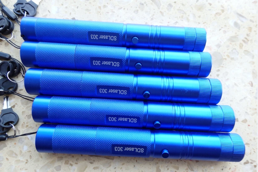 HOT! High Power Military 532nm 500000m 500w Green Laser Pointer Pen Flashlight Light Burning Beam Match Burn cigarettes Hunting
HOT! High Power Military 532nm 500000m 500w Green Laser Pointer Pen Flashlight Light Burning Beam Match Burn cigarettes Hunting
