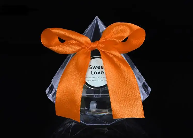 300pcs/lot Clear Diamond Boxes Candy Box Wedding Favor Gift Box Transparent Plastic Box Wedding Favours Souvenirs
300pcs/lot Clear Diamond Boxes Candy Box Wedding Favor Gift Box Transparent Plastic Box Wedding Favours Souvenirs