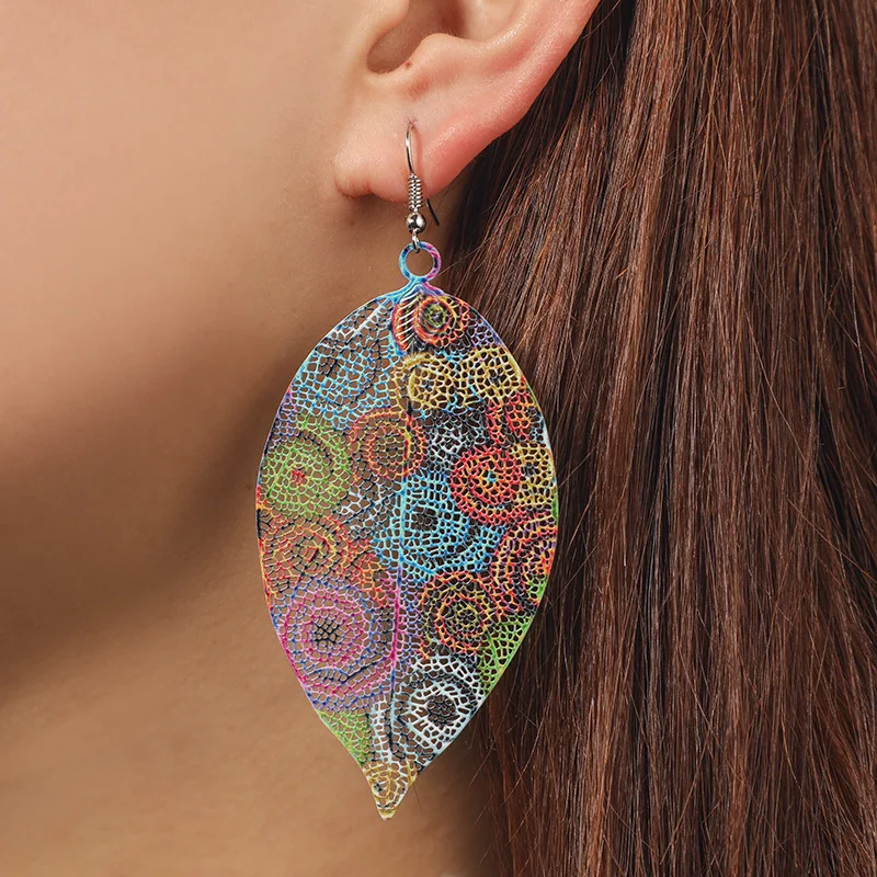 Bohemian Style Hollow Leaf Print Earrings Retro Ethnic Eardrop Metallic Color Earring Women Fashion Jewelry Fashion Earrings
Bohemian Style Hollow Leaf Print Earrings Retro Ethnic Eardrop Metallic Color Earring Women Fashion Jewelry Fashion Earrings