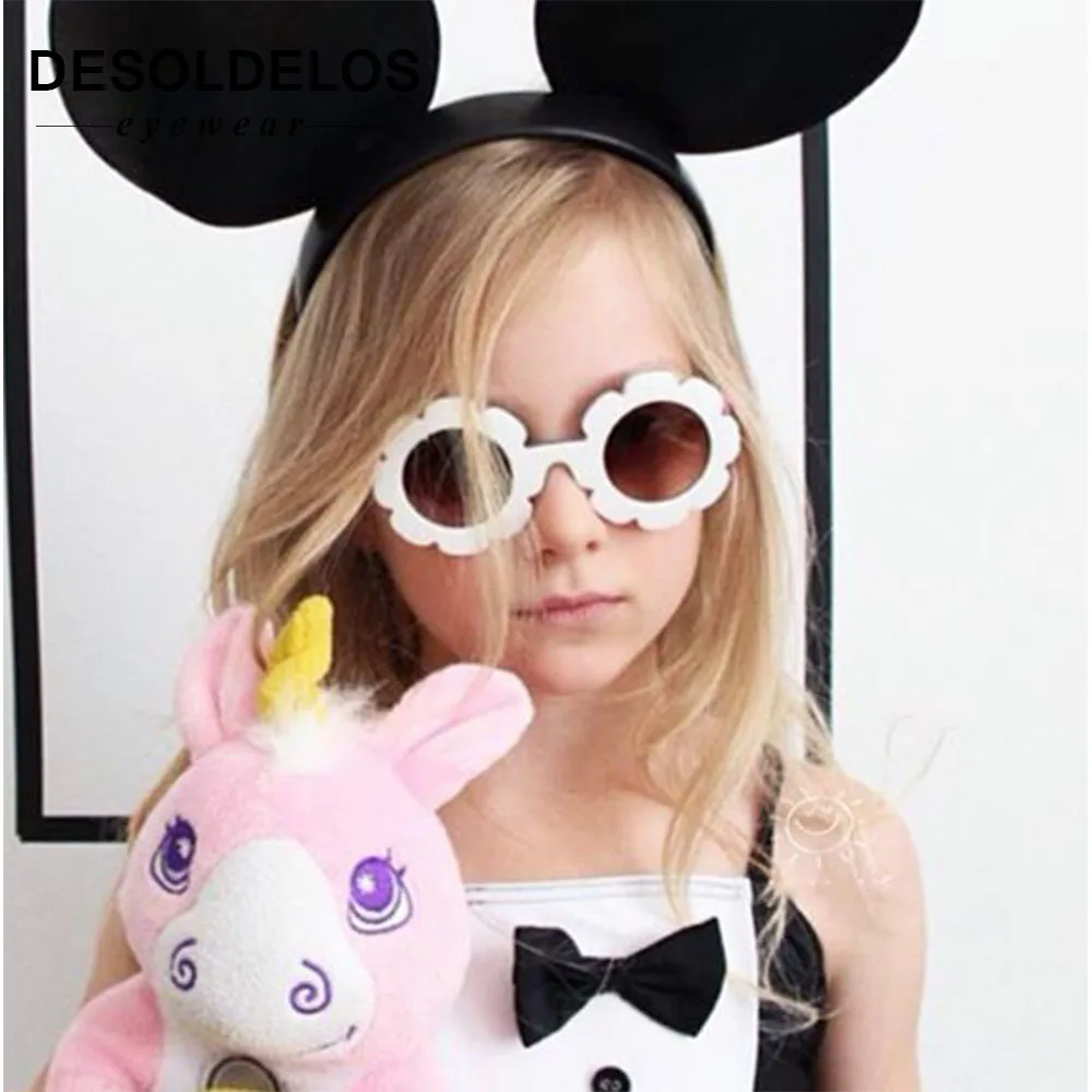 2019 Cute Sun Flower Round Sunglasses for Children Boys Girls Sun Flower Child Glasses with UV Protection Gift for Children
2019 Cute Sun Flower Round Sunglasses for Children Boys Girls Sun Flower Child Glasses with UV Protection Gift for Children