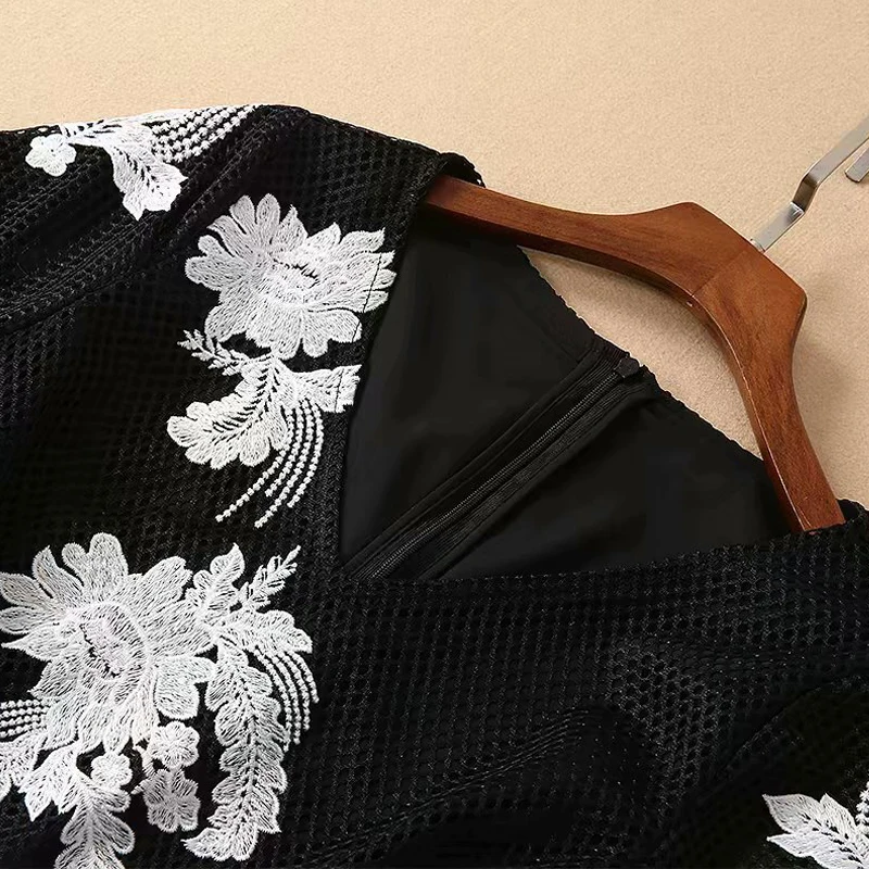 XF high quality water soluble flower embroidery mesh stitching black dress sexy fashion 2019 summer party mermaid slim dress
XF high quality water soluble flower embroidery mesh stitching black dress sexy fashion 2019 summer party mermaid slim dress