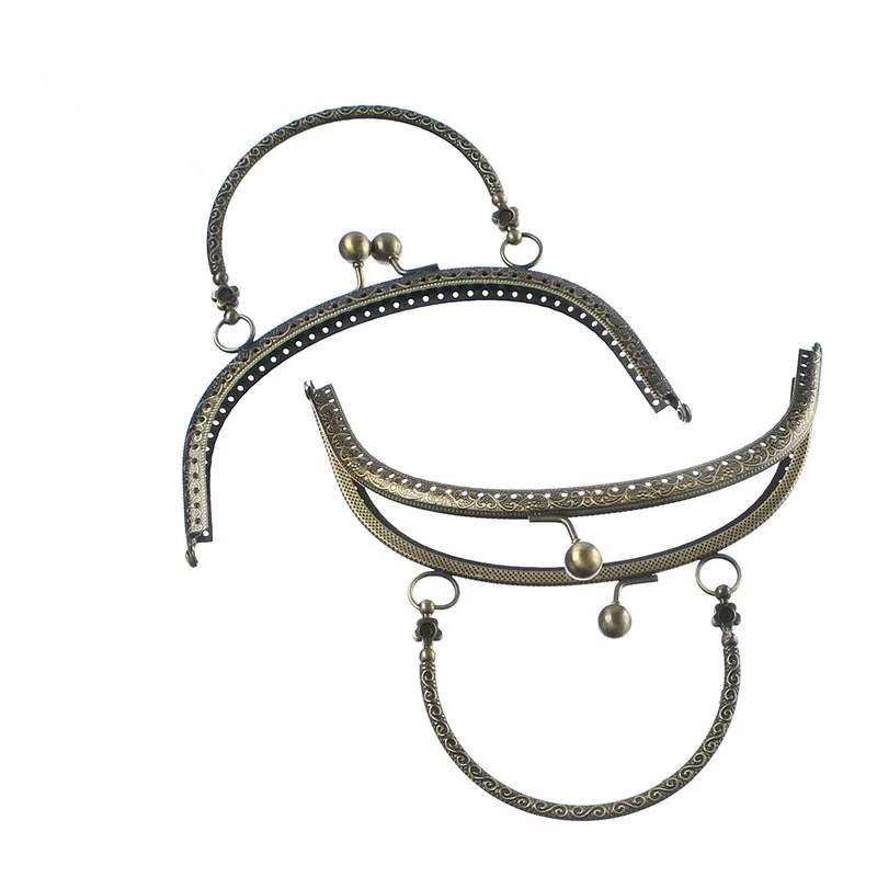2Pcs Kiss Clasps Lock Purse Clutch Metal Arch Bronze Tone Frame Fermoir With Handle 16.5x9.5cm
2Pcs Kiss Clasps Lock Purse Clutch Metal Arch Bronze Tone Frame Fermoir With Handle 16.5x9.5cm