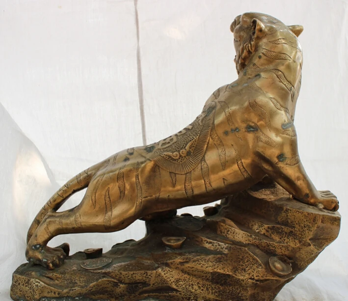 Collectible bronze S1376 18" Folk Chinese Brass Wild Ferocious Roar Wealth Running Tiger On Hill Statue
Collectible bronze S1376 18" Folk Chinese Brass Wild Ferocious Roar Wealth Running Tiger On Hill Statue