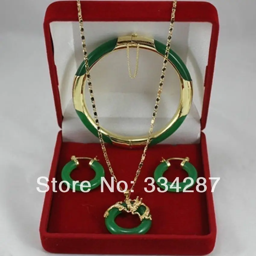 Latest ! Fashion jewelry green jade necklace pendants, earrings , bracelets Set( no box )
Latest ! Fashion jewelry green jade necklace pendants, earrings , bracelets Set( no box )