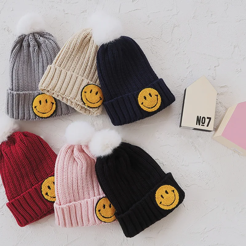 Children in autumn and winter hats exported to Korea embroidery embroidered smile rabbit hair ball baby warm cap
Children in autumn and winter hats exported to Korea embroidery embroidered smile rabbit hair ball baby warm cap