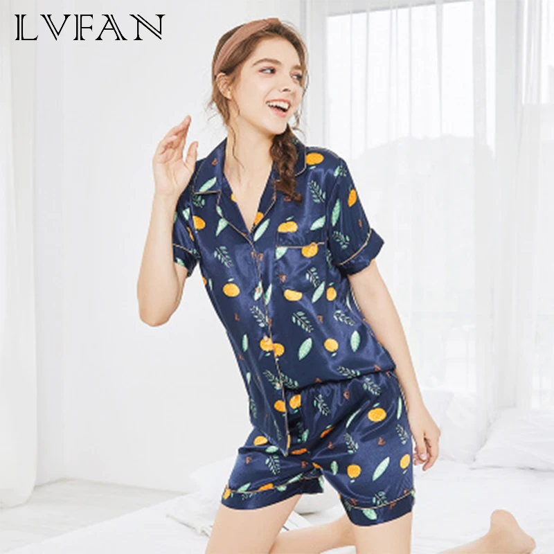 New Fake Silk Comfortable Breathable Pajamas New Products Short Sleeves Shorts One Set of Household Clothes TZ726
New Fake Silk Comfortable Breathable Pajamas New Products Short Sleeves Shorts One Set of Household Clothes TZ726