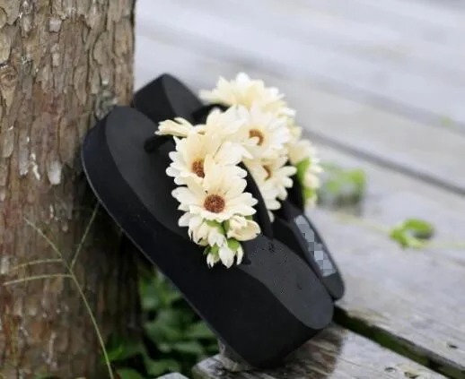 2017 New Fashion Designer Flip Flops Women Wedge Sandals Summer Sandals Femme Casual Massage Beach Slippers Shoes
2017 New Fashion Designer Flip Flops Women Wedge Sandals Summer Sandals Femme Casual Massage Beach Slippers Shoes