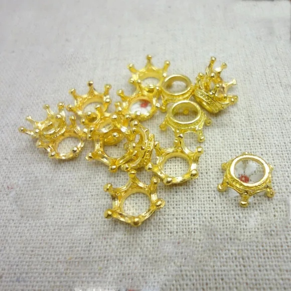 High Quality 20 Pieces/Lot Vintage Charms Gold Color Imperial Crown Pendant Fit Bracelets Necklace DIY Metal Jewelry Making
High Quality 20 Pieces/Lot Vintage Charms Gold Color Imperial Crown Pendant Fit Bracelets Necklace DIY Metal Jewelry Making