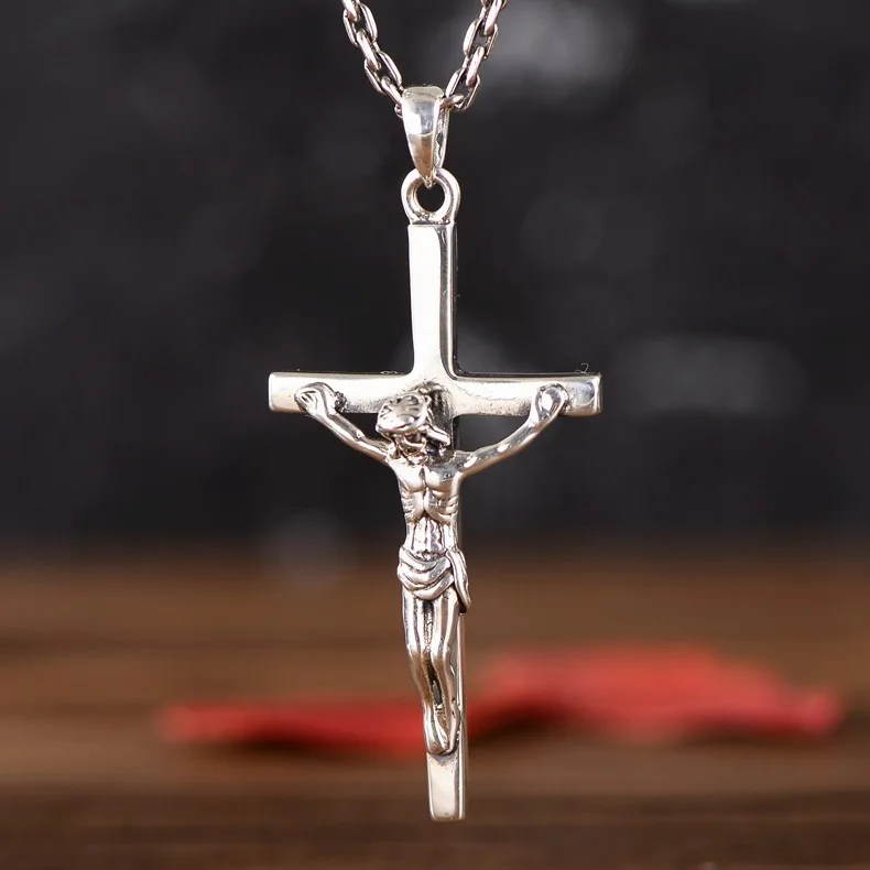925 sterling silver retro Thai silver crucifix cross men and women pendant free shipping
925 sterling silver retro Thai silver crucifix cross men and women pendant free shipping
