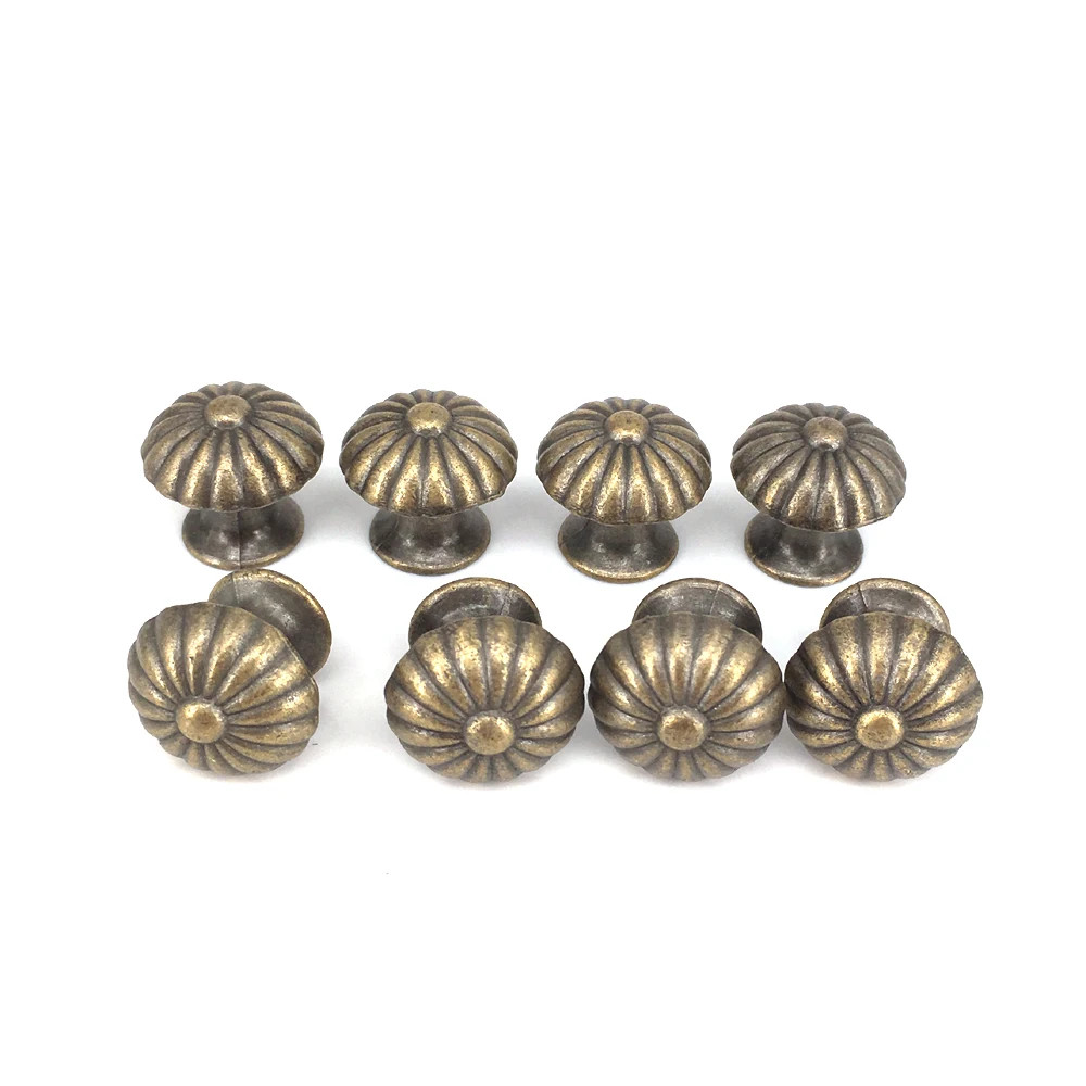 8PCS Miniature Vintage door Knobs Drawer Pulls 18*17MM Small Drawer Handle - DIY jewelry box pulls
8PCS Miniature Vintage door Knobs Drawer Pulls 18*17MM Small Drawer Handle - DIY jewelry box pulls