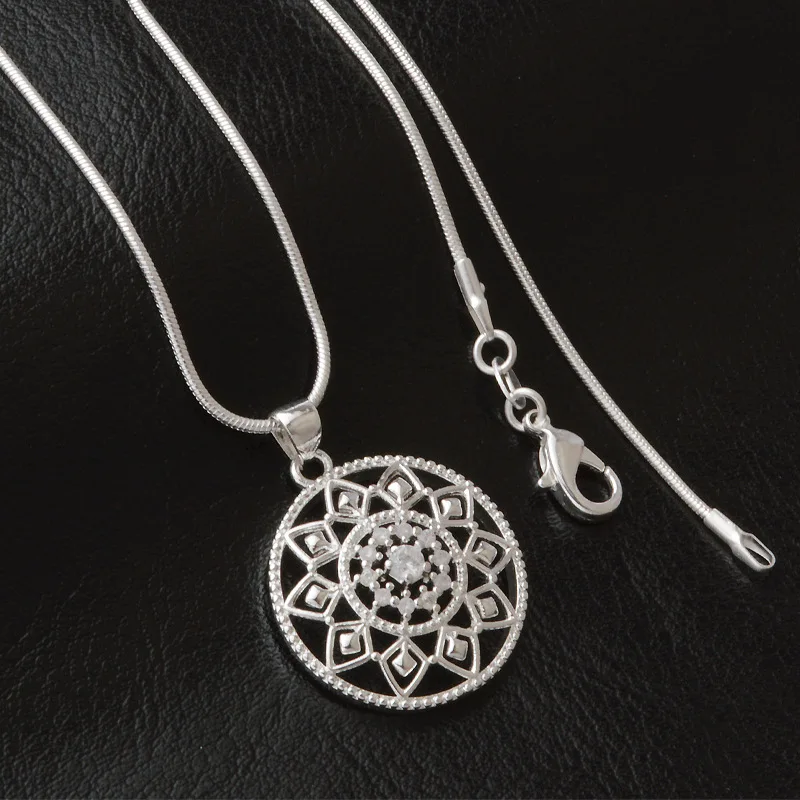 MEYRROYU 925 Sterling Silver Korean Version Ladies Exquisite Jewelry Dream Catcher Necklace Birthday Party Gift New 2021
MEYRROYU 925 Sterling Silver Korean Version Ladies Exquisite Jewelry Dream Catcher Necklace Birthday Party Gift New 2021