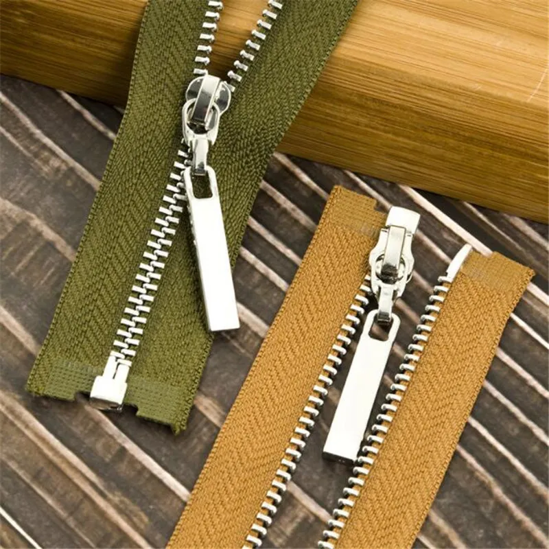 1pcs NO.3 silver metal teeth jacket down jacket cotton coat copper zipper one sliders open-end zippers length 70cm 40cm
1pcs NO.3 silver metal teeth jacket down jacket cotton coat copper zipper one sliders open-end zippers length 70cm 40cm
