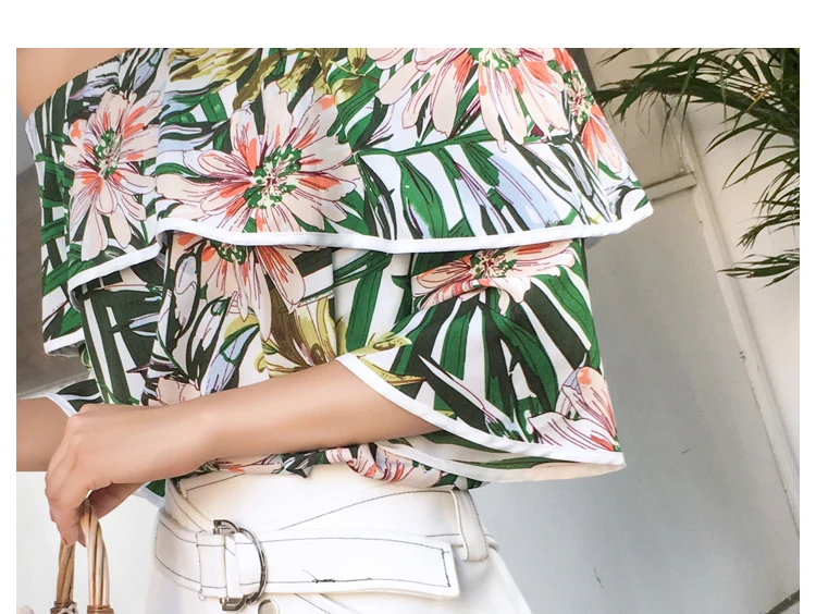 2021 Summer Printing Women Blouse Shirt Slash Collar Floral Casual Women Clothing plus size Flare Sleeved Women Tops 0220 40
2021 Summer Printing Women Blouse Shirt Slash Collar Floral Casual Women Clothing plus size Flare Sleeved Women Tops 0220 40