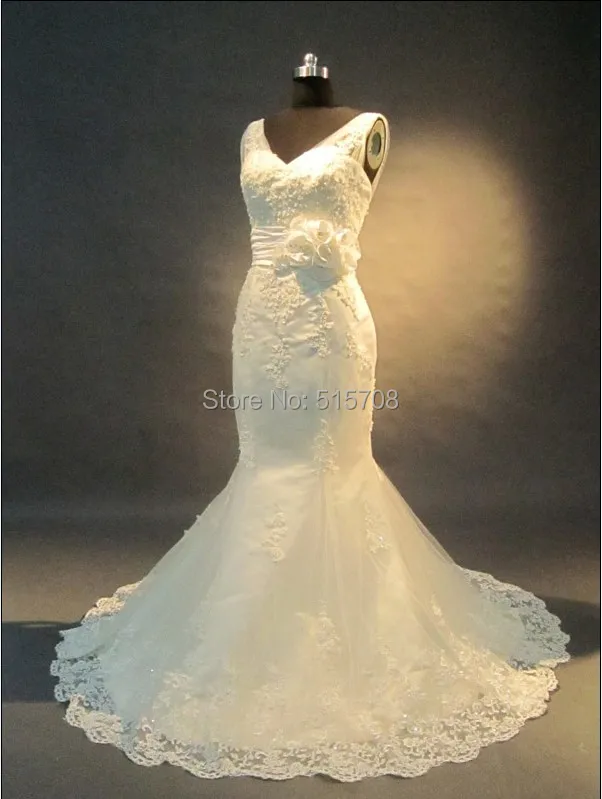 Real Photo Lace Wedding Dresses Deep V Neck Lace Up in Back Court Train Lace Applique Church Garden Beach Bridal Dress
Real Photo Lace Wedding Dresses Deep V Neck Lace Up in Back Court Train Lace Applique Church Garden Beach Bridal Dress