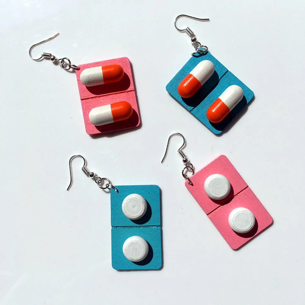 1pair Fashion Cute Creative Wooden Capsule Drop Earrings Funny Lovely Pills Medicine Dangle Earrings Unique Jewelry Gift
1pair Fashion Cute Creative Wooden Capsule Drop Earrings Funny Lovely Pills Medicine Dangle Earrings Unique Jewelry Gift